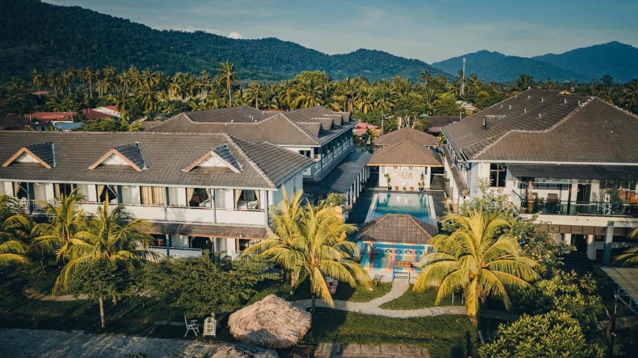 Alia Residence Business Resort Padang Mat Sirat Εξωτερικό φωτογραφία