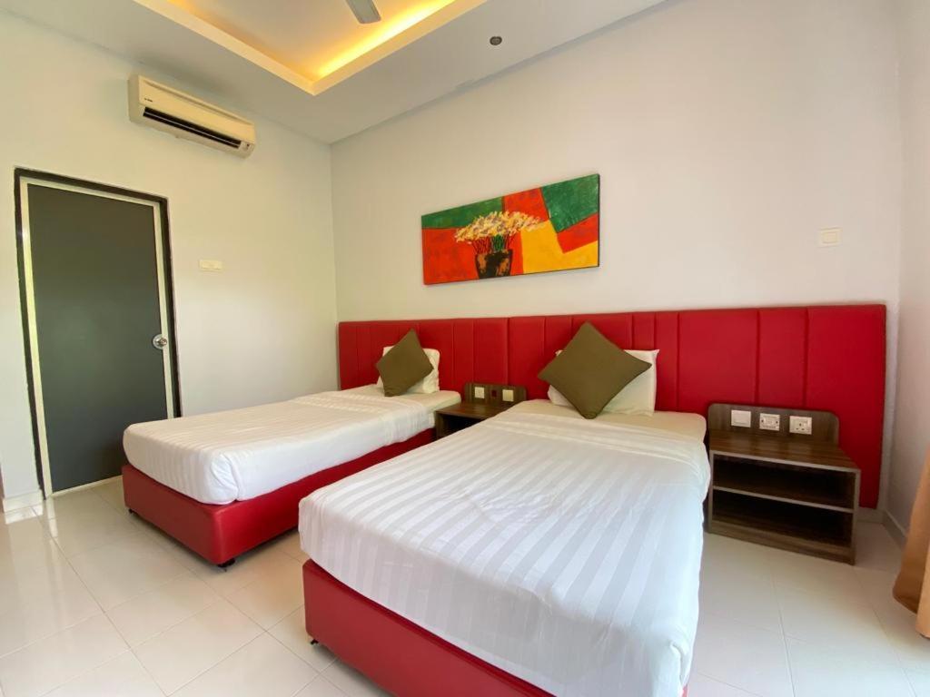 Alia Residence Business Resort Padang Mat Sirat Εξωτερικό φωτογραφία