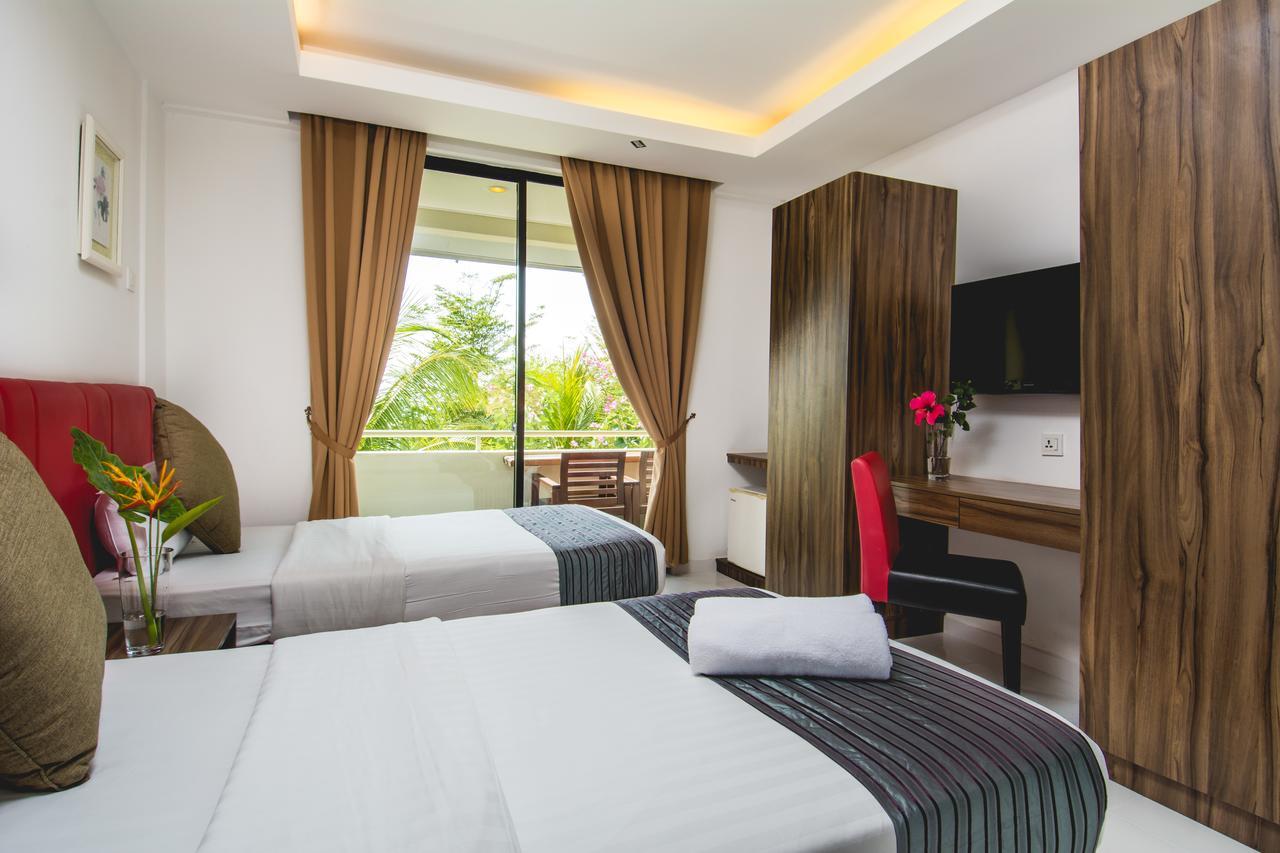 Alia Residence Business Resort Padang Mat Sirat Εξωτερικό φωτογραφία