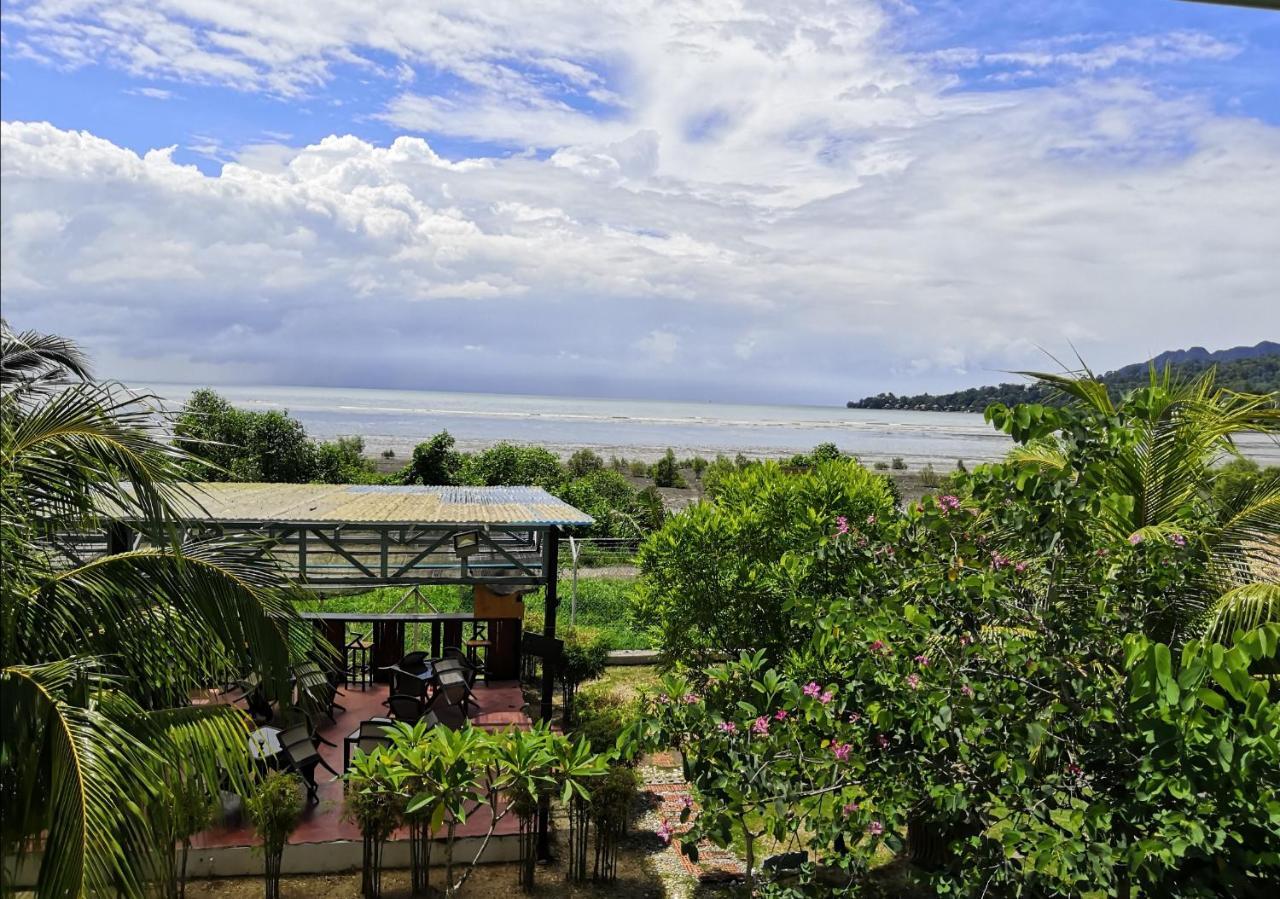 Alia Residence Business Resort Padang Mat Sirat Εξωτερικό φωτογραφία