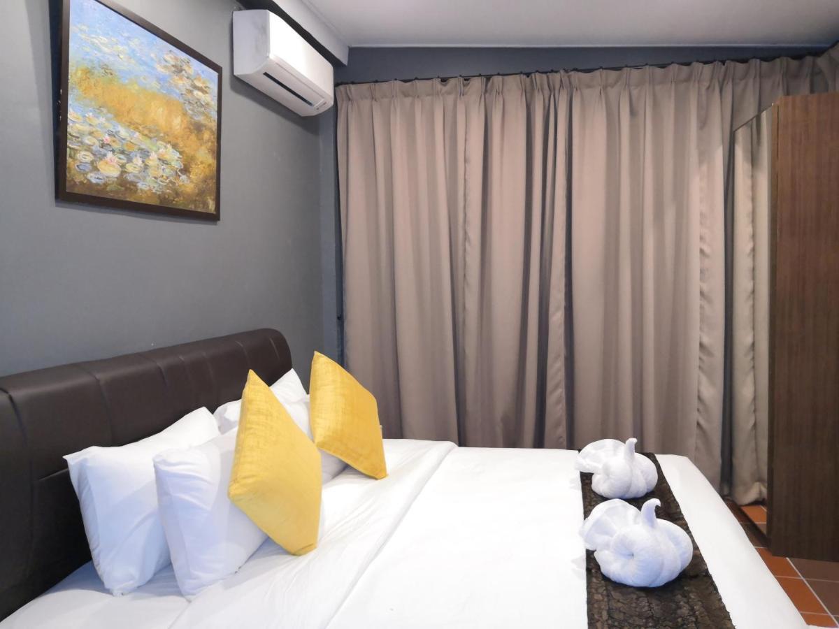 Alia Residence Business Resort Padang Mat Sirat Εξωτερικό φωτογραφία