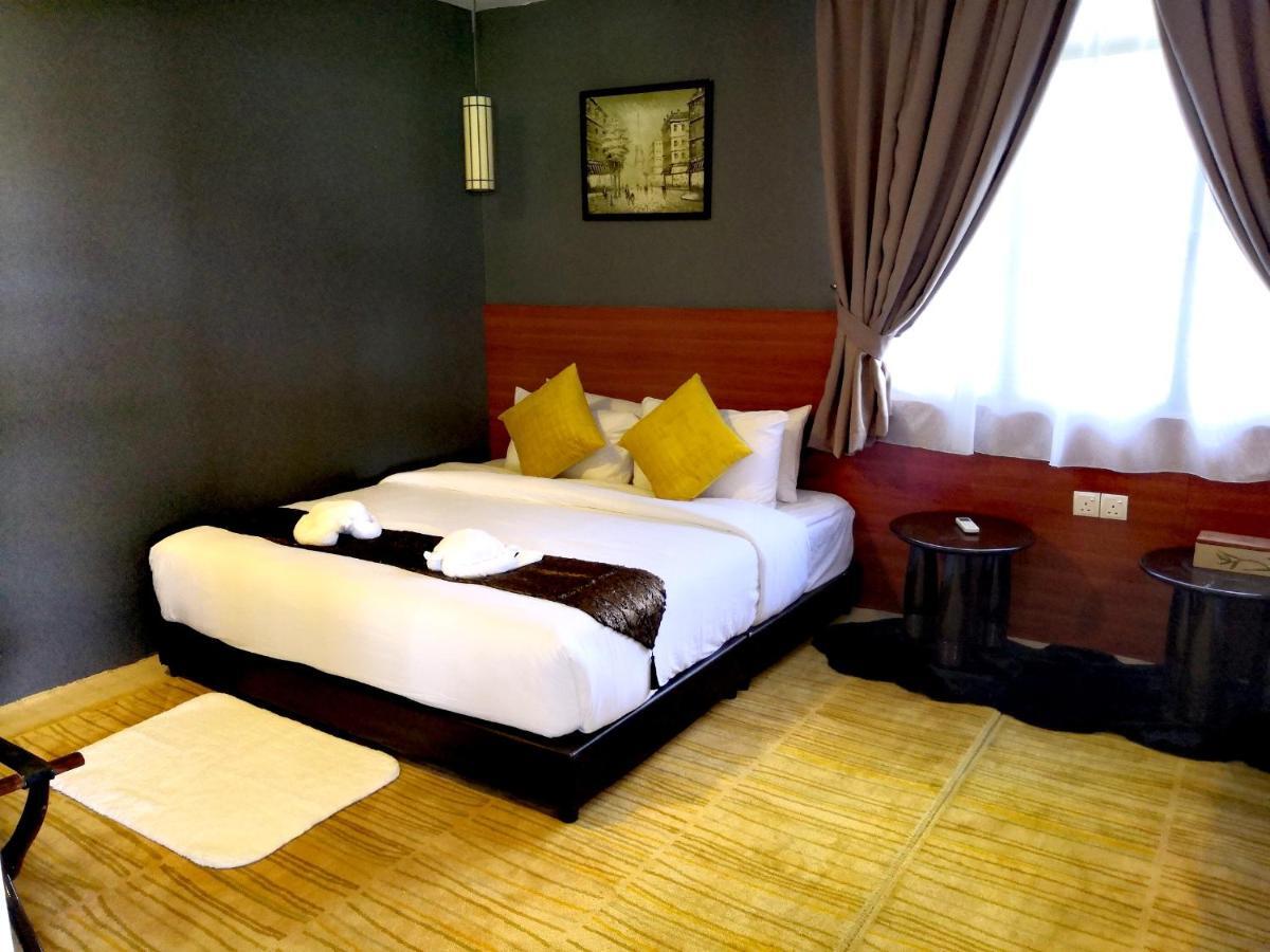 Alia Residence Business Resort Padang Mat Sirat Εξωτερικό φωτογραφία