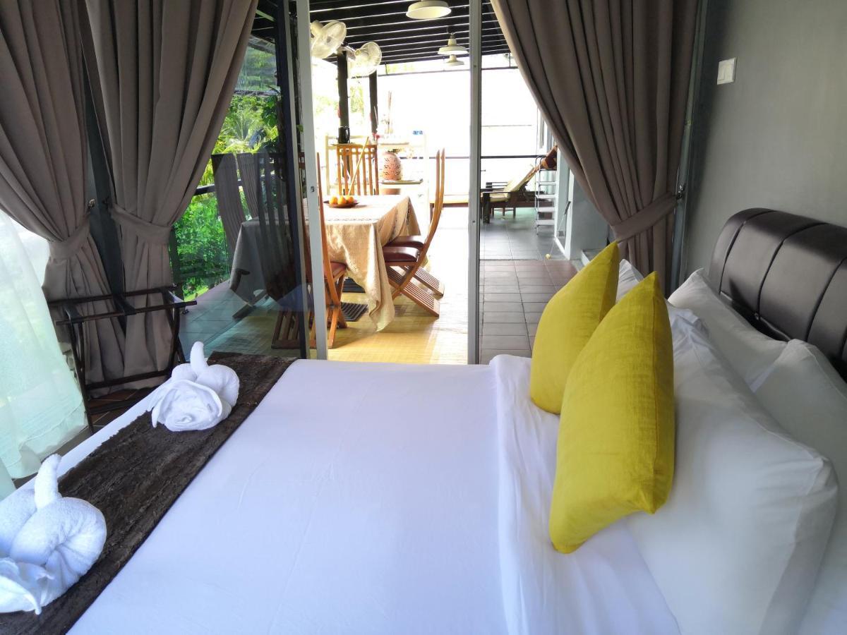 Alia Residence Business Resort Padang Mat Sirat Εξωτερικό φωτογραφία